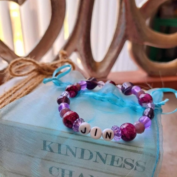 ViolaniArt Jewelry - Purple and White Beaded BTS Jin Bracelet